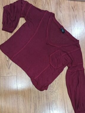 Vici Deep Burgundy V‑Neck Balloon Sleeve Sweater